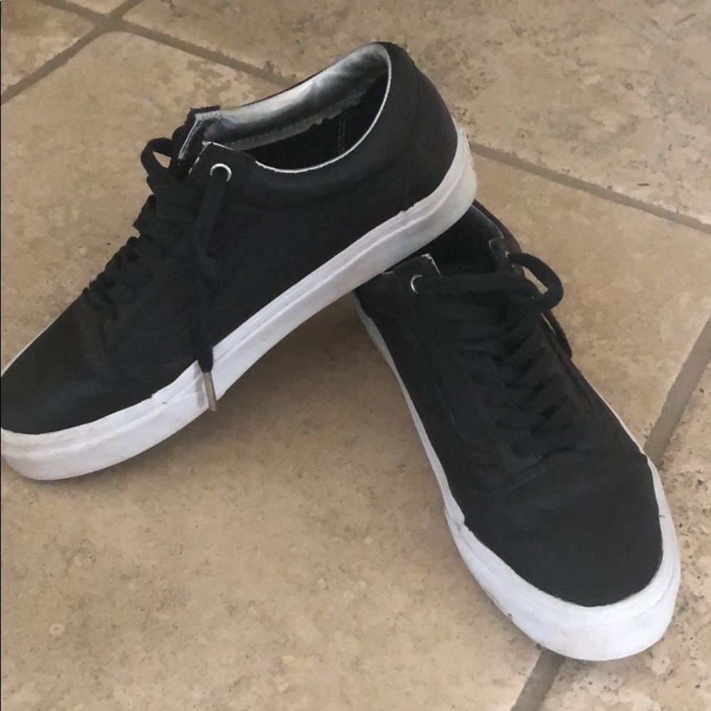 Vans - Picture 2 of 2
